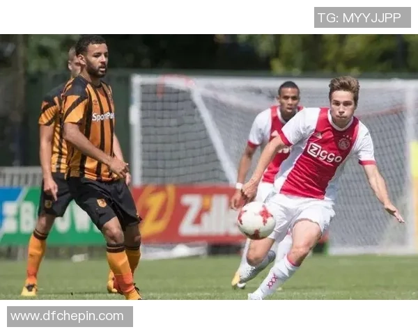 乌得勒支青年队迎战埃因霍温FC力争主场胜利展现实力与斗志