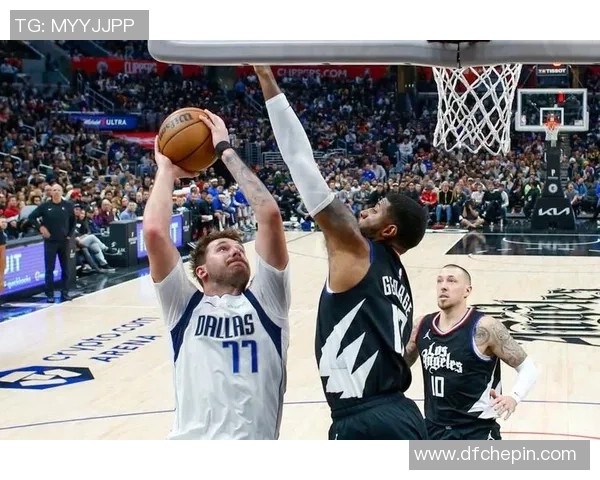 快船与独行侠激战2020年8月20日直播回顾与精彩瞬间分析